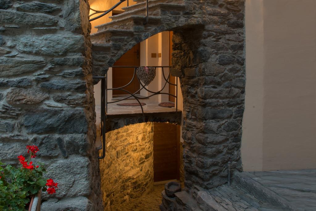 Hotel La cor dé Jérémie Montjovet Exterior foto